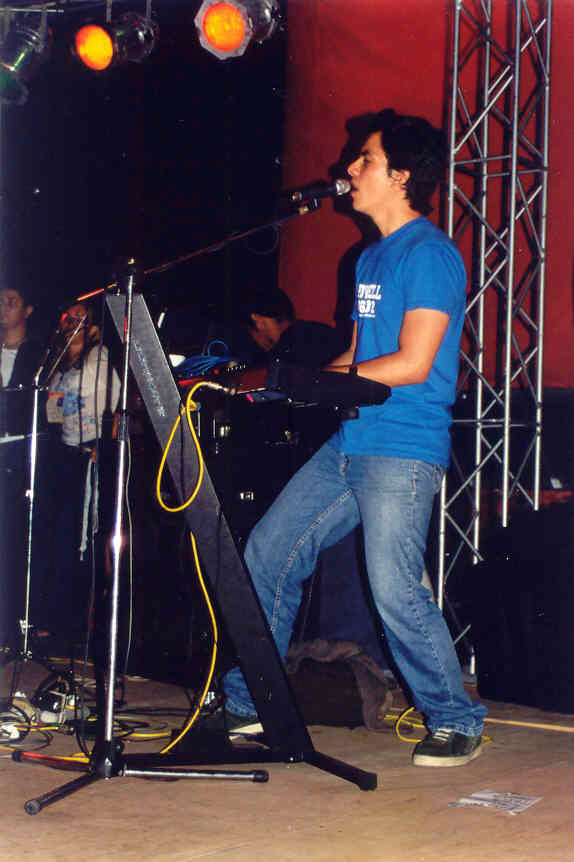 2003 Grupo Polvo 2